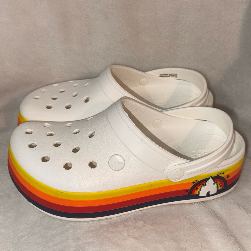 LIMITED EDITION DISNEY CROCS - Picture 3 of 6